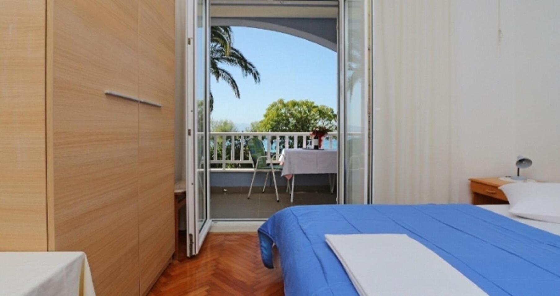 Apartments And Rooms Tomo 1 - At The Beach Заострог Экстерьер фото